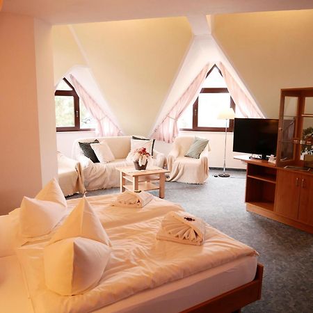 Hotel Waldesruh Lengefeld  Экстерьер фото