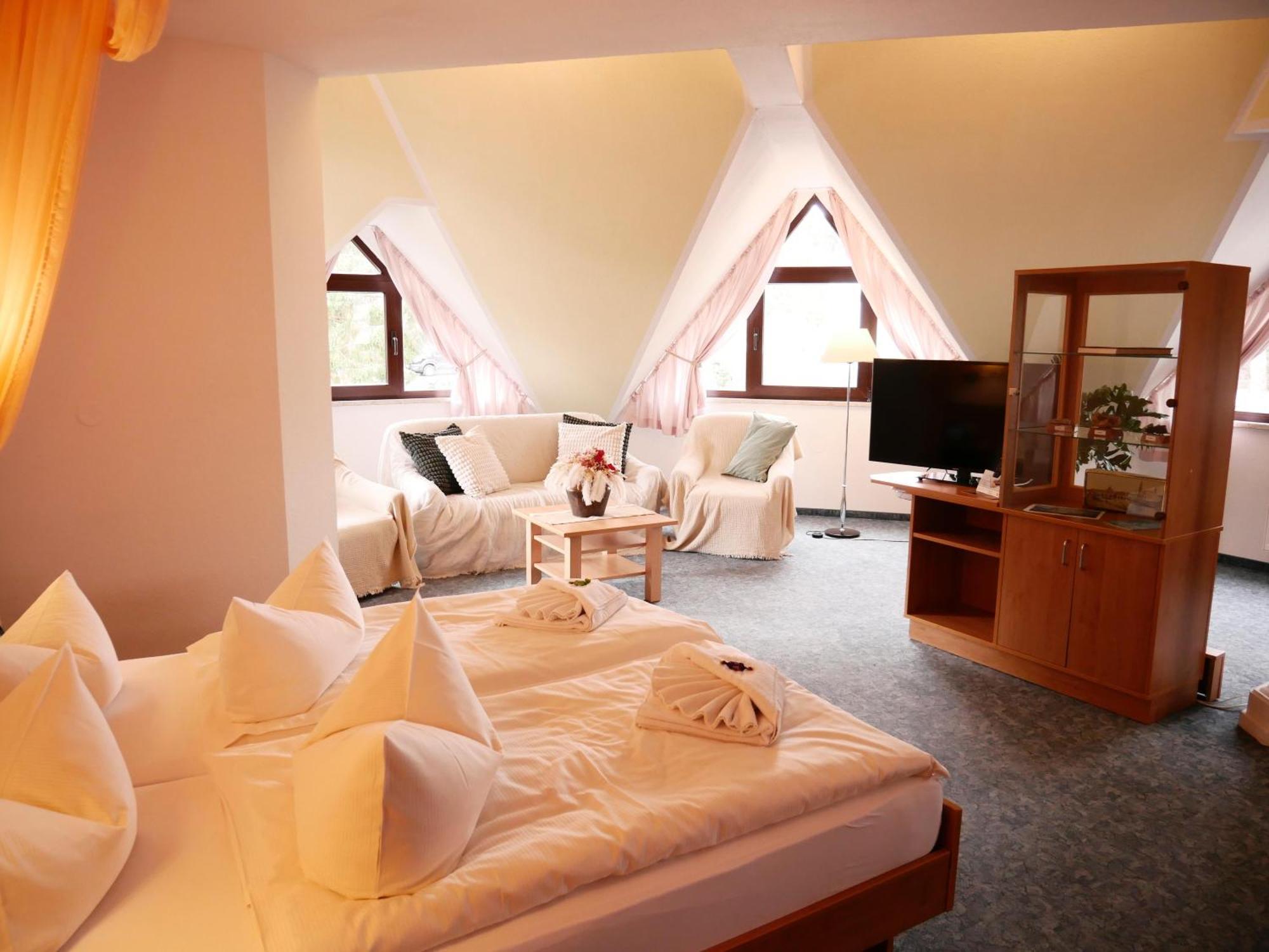 Hotel Waldesruh Lengefeld  Экстерьер фото